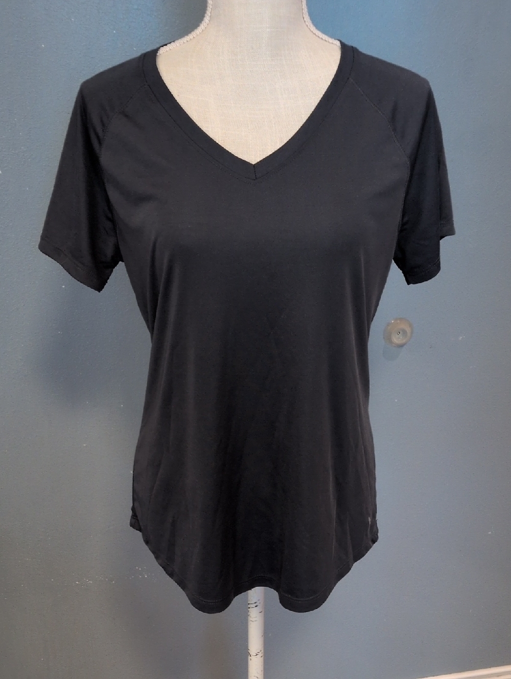 DanskinNow Loose Fit Vneck Drimode Athletic Activewear Short Sleeve Top Gorpcore